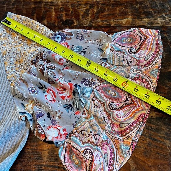 Umgee M Boho Waffle Knit Blouse With Floral Bell Sleeves & Tiered Hem - Picture 6 of 8